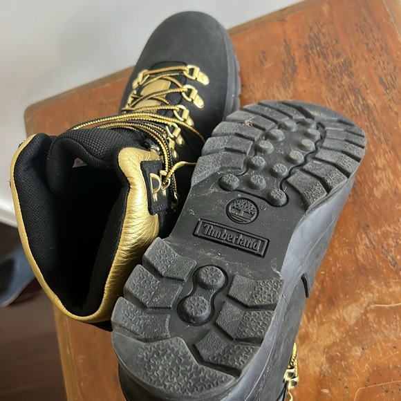 Timberland Boots .  Size 9 - Picture 3 of 4